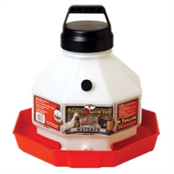 3 gallon automatic poultry waterer with vacuum-sealing cap and snap-on base by Little Giant