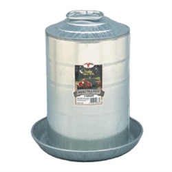 Close-up of heavy-gauge steel and rolled edges on Little Giant 3-gal waterer