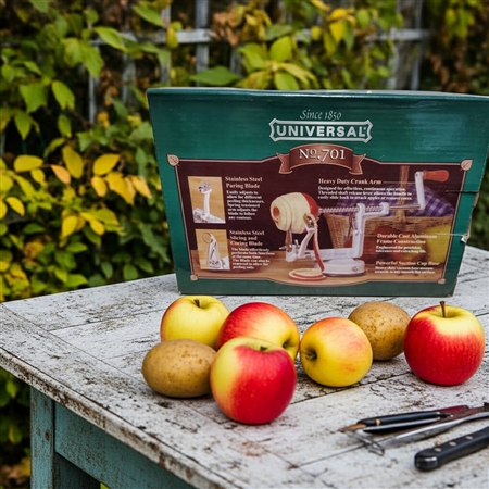 Universal Apple Peeler No. 701 stainless steel apple peeler slicing and coring apples